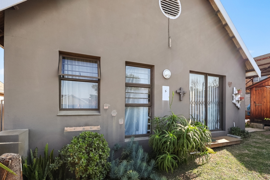To Let 2 Bedroom Property for Rent in Sunnyridge Eastern Cape